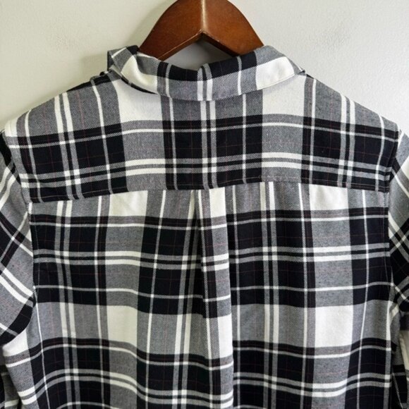 Banana Republic Boyfriend Fit Black White Plaid Button Down Shirt Size Medium - Picture 6 of 9